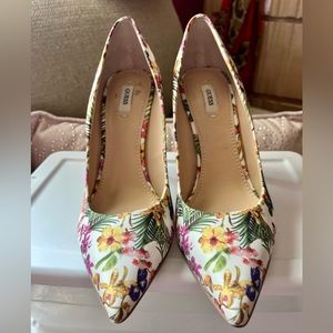 Beautiful Guess high heels pumps 8.5